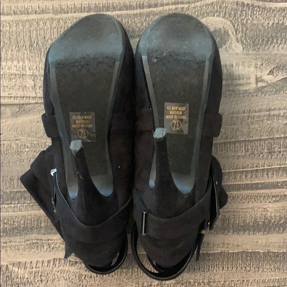 Stiletto heeled ankle booties size 7.5 - Picture 3 of 6